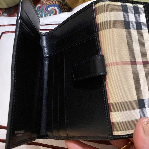 Authentic Burberry Wallet - Picture 5 of 16